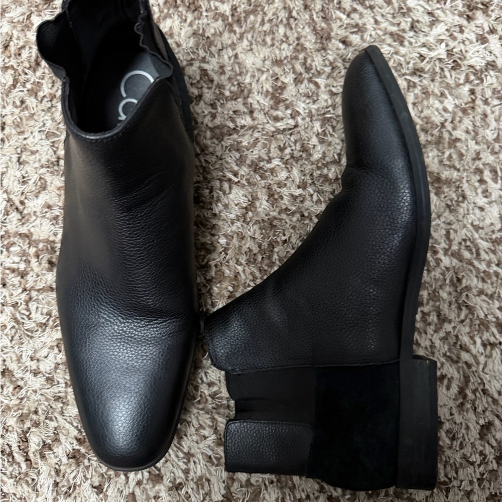 Calvin Klein Men's Larry
Double Gore Leather Chelsea Boot
